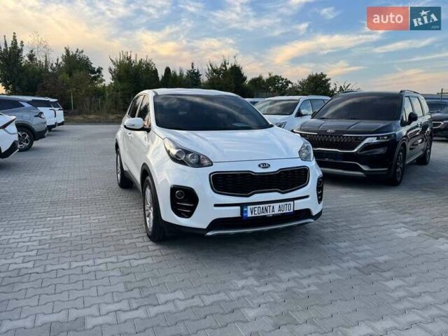 Белый Киа Sportage, объемом двигателя 2 л и пробегом 210 тыс. км за 17200 $, фото 3 на Automoto.ua
