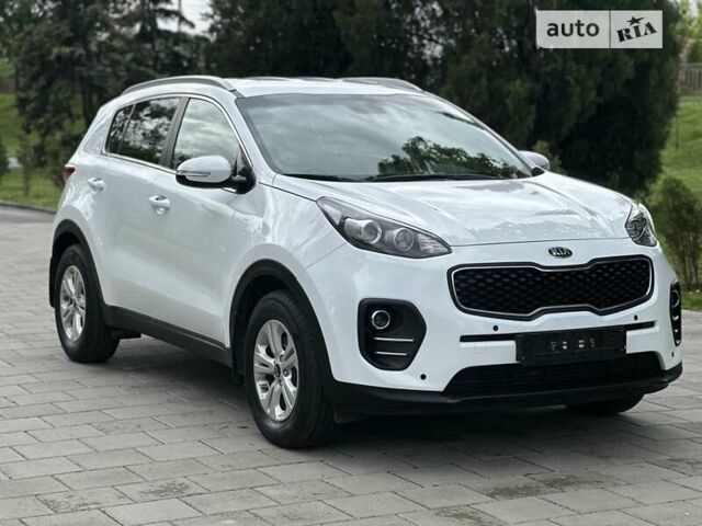 Белый Киа Sportage, объемом двигателя 1.7 л и пробегом 57 тыс. км за 16999 $, фото 9 на Automoto.ua