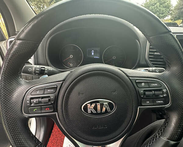 Кіа Sportage 2017 у Києві на Automoto.ua Білий Кіа Sportage, об'ємом двигуна 2 л та пробігом 157 тис. км за 20500 $, фото 13 на Automoto.ua