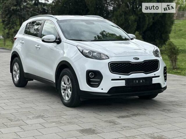 Белый Киа Sportage, объемом двигателя 1.7 л и пробегом 57 тыс. км за 16999 $, фото 2 на Automoto.ua