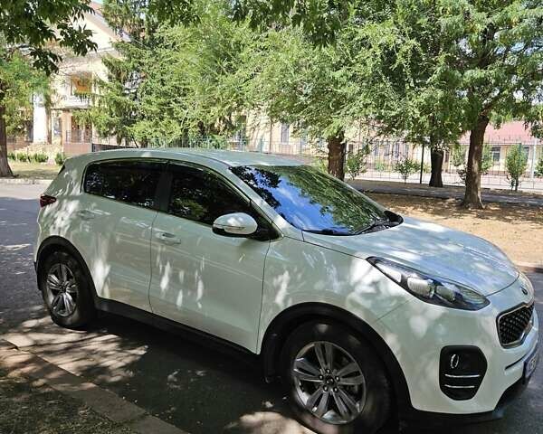 Білий Кіа Sportage, об'ємом двигуна 2 л та пробігом 134 тис. км за 18500 $, фото 4 на Automoto.ua