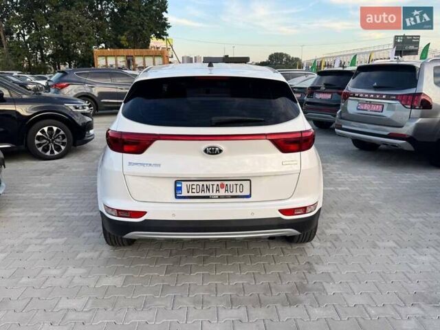 Белый Киа Sportage, объемом двигателя 2 л и пробегом 210 тыс. км за 17200 $, фото 5 на Automoto.ua