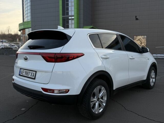 Белый Киа Sportage, объемом двигателя 2.4 л и пробегом 77 тыс. км за 15800 $, фото 2 на Automoto.ua