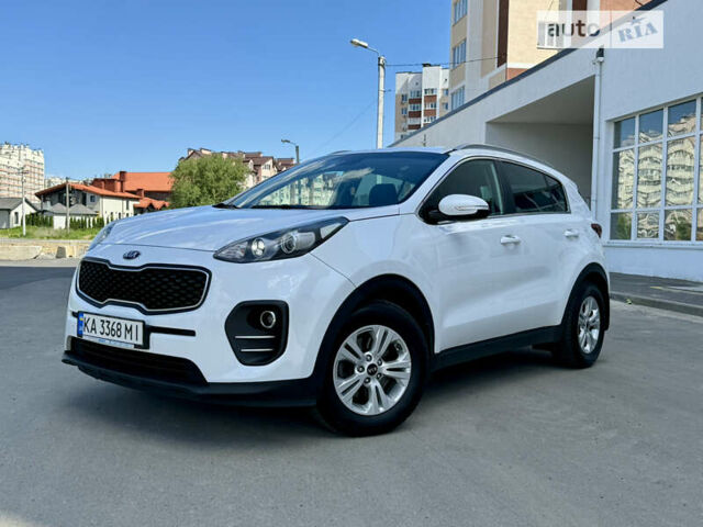 Белый Киа Sportage, объемом двигателя 1.69 л и пробегом 230 тыс. км за 15600 $, фото 1 на Automoto.ua