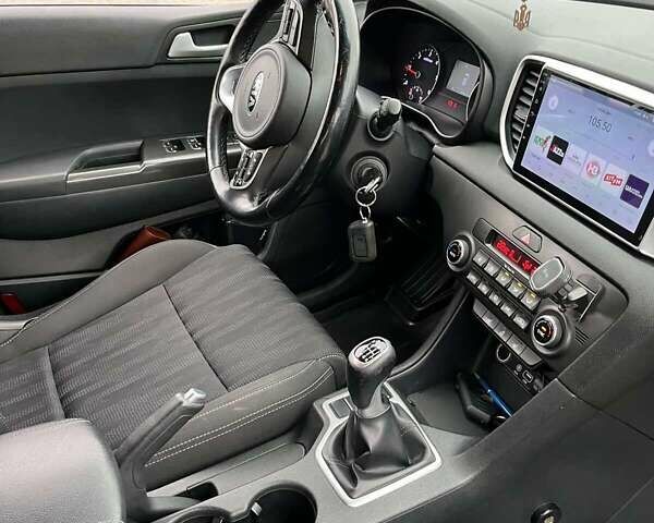 Белый Киа Sportage, объемом двигателя 1.69 л и пробегом 284 тыс. км за 15500 $, фото 18 на Automoto.ua