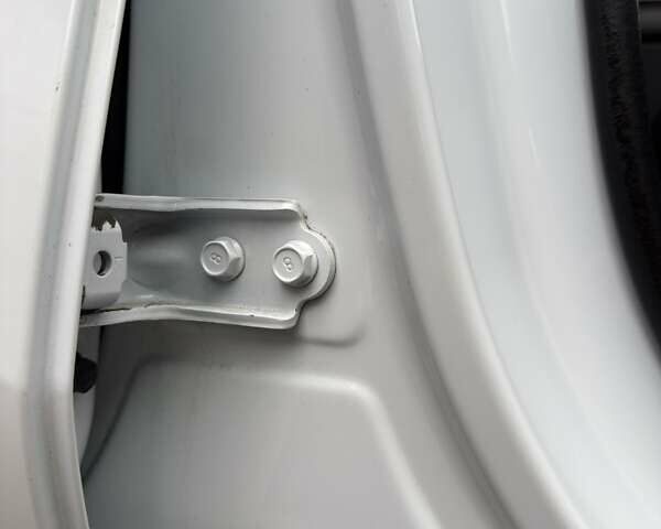 Белый Киа Sportage, объемом двигателя 2 л и пробегом 227 тыс. км за 15950 $, фото 32 на Automoto.ua