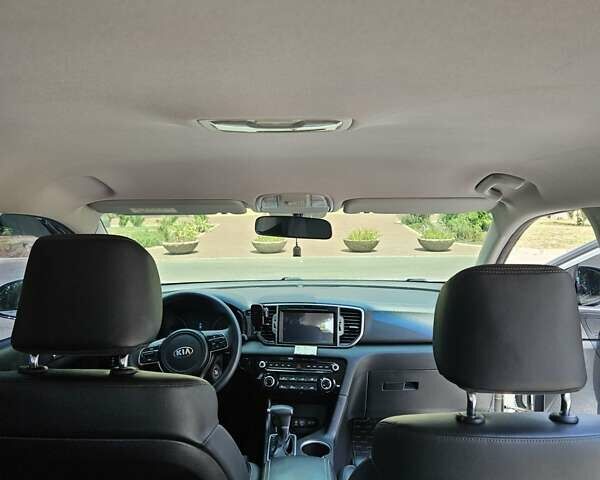 Білий Кіа Sportage, об'ємом двигуна 2 л та пробігом 134 тис. км за 18500 $, фото 17 на Automoto.ua