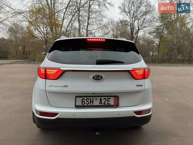 Белый Киа Sportage, объемом двигателя 2 л и пробегом 227 тыс. км за 15950 $, фото 7 на Automoto.ua
