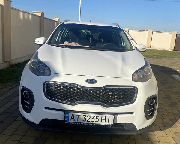 Киа Sportage 2017 в Ивано-Франковске на Automoto.ua Белый Киа Sportage, объемом двигателя 1.69 л и пробегом 210 тыс. км за 17500 $, фото 1 на Automoto.ua