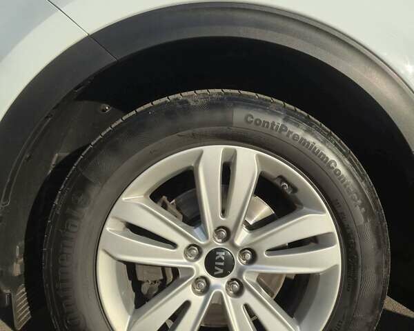 Белый Киа Sportage, объемом двигателя 2 л и пробегом 227 тыс. км за 16450 $, фото 40 на Automoto.ua
