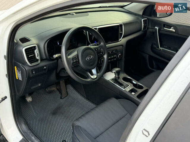 Белый Киа Sportage, объемом двигателя 2.4 л и пробегом 175 тыс. км за 14500 $, фото 5 на Automoto.ua