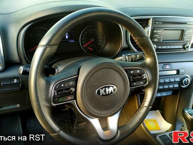 Кіа Sportage 2017 у Тростянець на Automoto.ua Білий Кіа Sportage, об'ємом двигуна 1.7 л та пробігом 175 тис. км за 14900 $, фото 5 на Automoto.ua