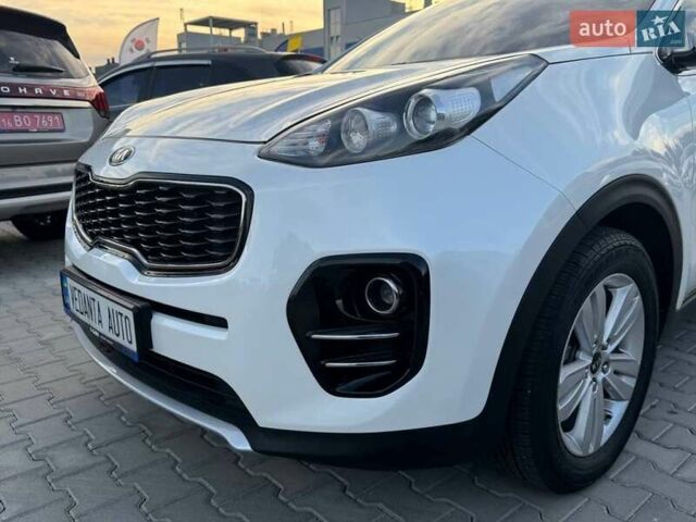 Белый Киа Sportage, объемом двигателя 2 л и пробегом 210 тыс. км за 17200 $, фото 1 на Automoto.ua