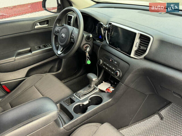 Белый Киа Sportage, объемом двигателя 2.4 л и пробегом 175 тыс. км за 14500 $, фото 6 на Automoto.ua