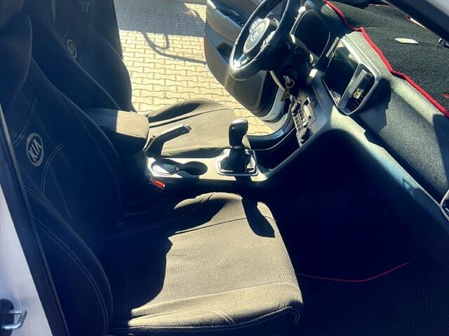 Білий Кіа Sportage, об'ємом двигуна 1.7 л та пробігом 102 тис. км за 16000 $, фото 1 на Automoto.ua