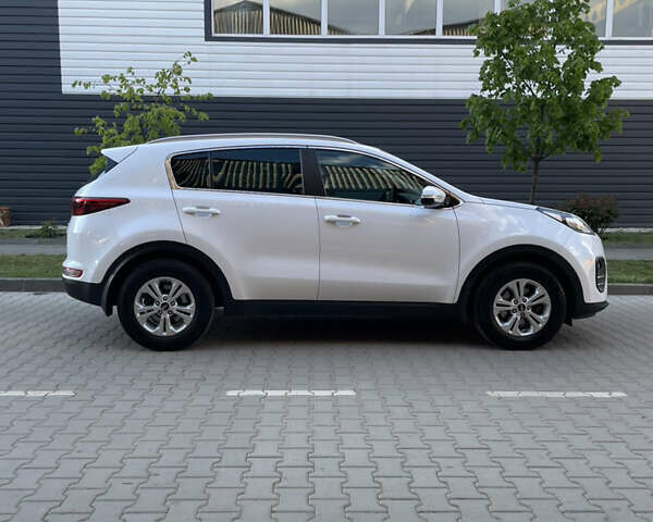 Білий Кіа Sportage, об'ємом двигуна 1.69 л та пробігом 76 тис. км за 17999 $, фото 8 на Automoto.ua