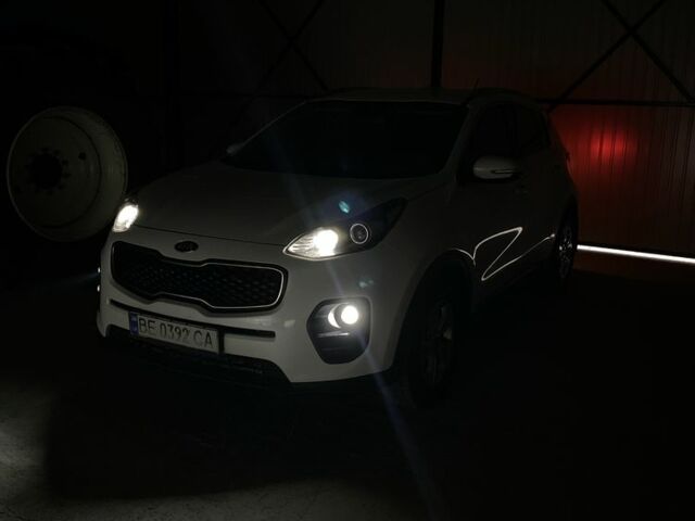 Белый Киа Sportage, объемом двигателя 1.7 л и пробегом 291 тыс. км за 13900 $, фото 2 на Automoto.ua