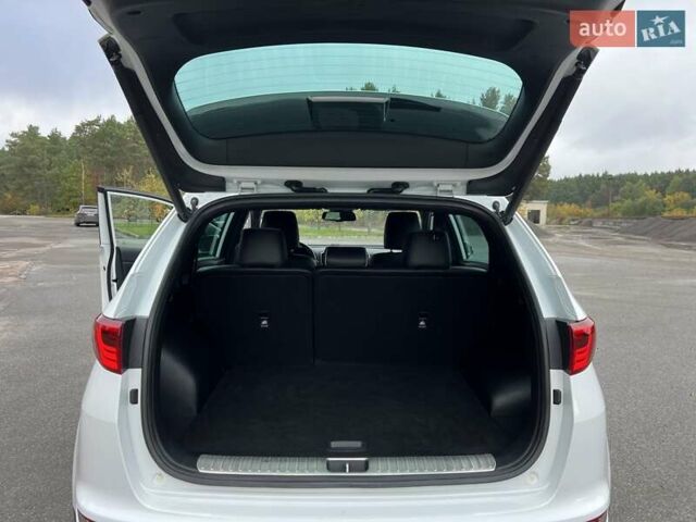 Белый Киа Sportage, объемом двигателя 1.59 л и пробегом 150 тыс. км за 17900 $, фото 105 на Automoto.ua