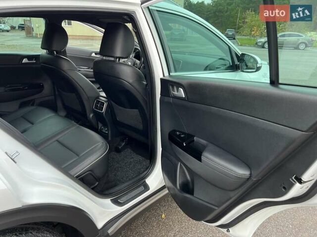 Белый Киа Sportage, объемом двигателя 1.59 л и пробегом 150 тыс. км за 17900 $, фото 88 на Automoto.ua
