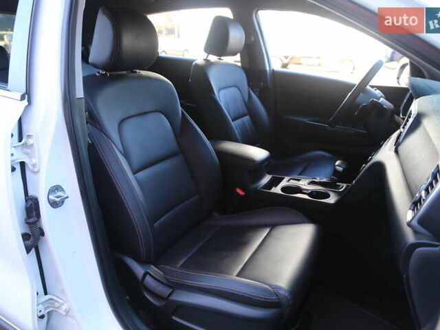 Белый Киа Sportage, объемом двигателя 2 л и пробегом 96 тыс. км за 18500 $, фото 11 на Automoto.ua