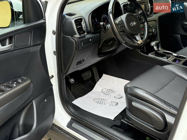 Белый Киа Sportage, объемом двигателя 2 л и пробегом 40 тыс. км за 16999 $, фото 14 на Automoto.ua