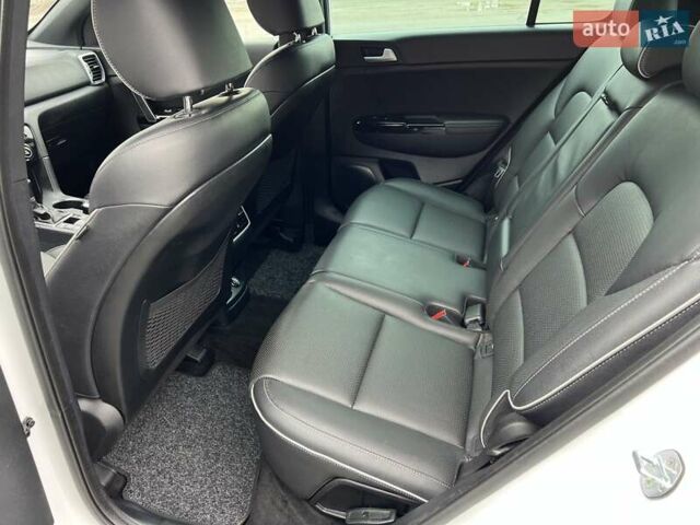 Белый Киа Sportage, объемом двигателя 1.59 л и пробегом 150 тыс. км за 17900 $, фото 100 на Automoto.ua