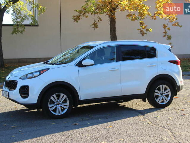 Білий Кіа Sportage, об'ємом двигуна 2 л та пробігом 222 тис. км за 13999 $, фото 1 на Automoto.ua
