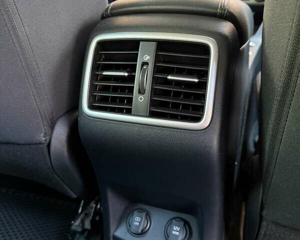 Білий Кіа Sportage, об'ємом двигуна 2 л та пробігом 88 тис. км за 19200 $, фото 43 на Automoto.ua