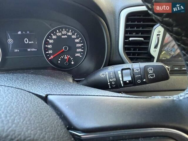 Білий Кіа Sportage, об'ємом двигуна 2 л та пробігом 88 тис. км за 19200 $, фото 34 на Automoto.ua