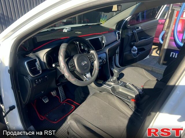 Білий Кіа Sportage, об'ємом двигуна 1.7 л та пробігом 102 тис. км за 16000 $, фото 9 на Automoto.ua