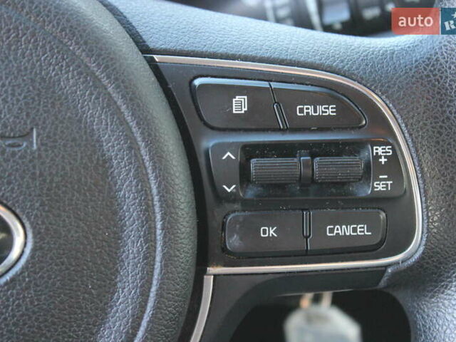 Білий Кіа Sportage, об'ємом двигуна 2 л та пробігом 222 тис. км за 13999 $, фото 22 на Automoto.ua