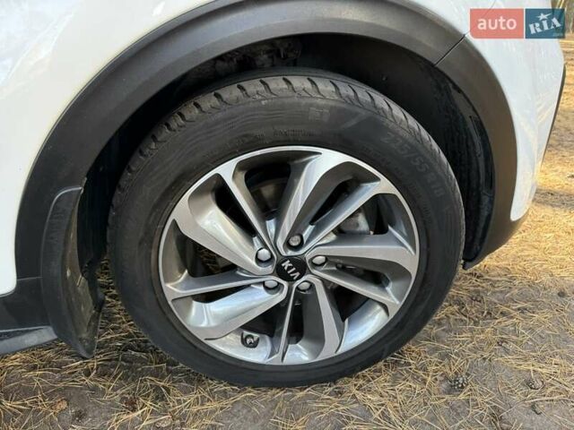 Білий Кіа Sportage, об'ємом двигуна 2 л та пробігом 88 тис. км за 19200 $, фото 16 на Automoto.ua