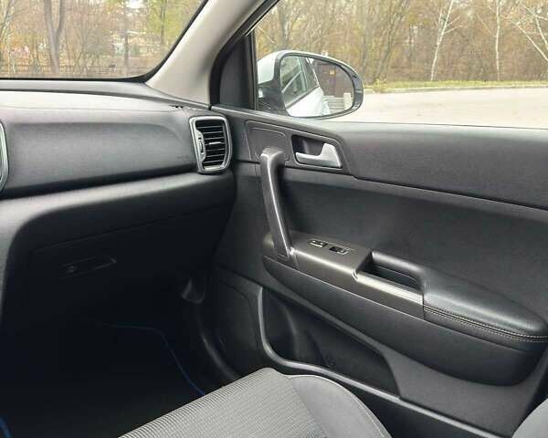 Белый Киа Sportage, объемом двигателя 2 л и пробегом 227 тыс. км за 15950 $, фото 28 на Automoto.ua