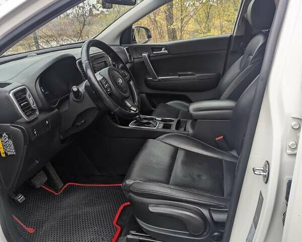 Белый Киа Sportage, объемом двигателя 2 л и пробегом 265 тыс. км за 17500 $, фото 5 на Automoto.ua