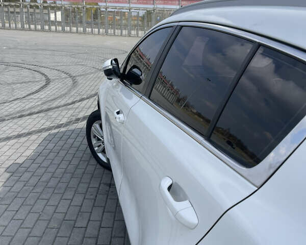 Киа Sportage 2017 в Львове на Automoto.ua Белый Киа Sportage, объемом двигателя 2 л и пробегом 195 тыс. км за 18250 $, фото 14 на Automoto.ua