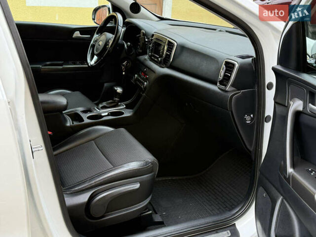 Белый Киа Sportage, объемом двигателя 2 л и пробегом 40 тыс. км за 16999 $, фото 8 на Automoto.ua