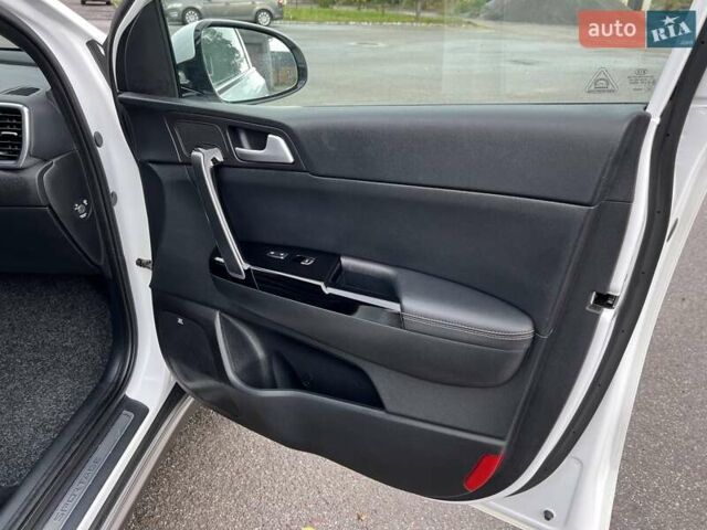 Белый Киа Sportage, объемом двигателя 1.59 л и пробегом 150 тыс. км за 17900 $, фото 82 на Automoto.ua