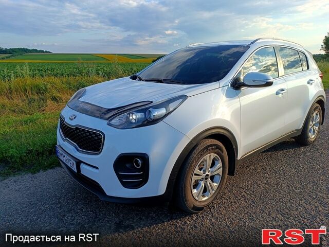 Кіа Sportage 2017 у Тростянець на Automoto.ua Білий Кіа Sportage, об'ємом двигуна 1.7 л та пробігом 175 тис. км за 14900 $, фото 1 на Automoto.ua
