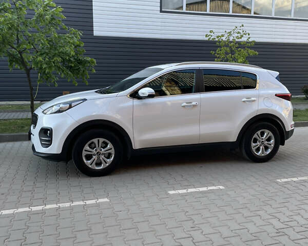 Белый Киа Sportage, объемом двигателя 1.69 л и пробегом 76 тыс. км за 17999 $, фото 4 на Automoto.ua