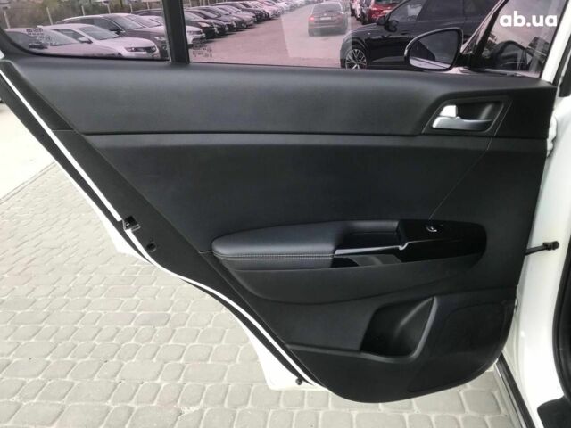 Білий Кіа Sportage, об'ємом двигуна 2 л та пробігом 193 тис. км за 19290 $, фото 21 на Automoto.ua