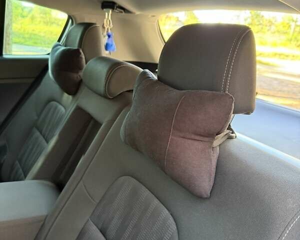 Білий Кіа Sportage, об'ємом двигуна 2 л та пробігом 88 тис. км за 19200 $, фото 21 на Automoto.ua