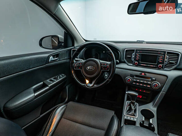 Белый Киа Sportage, объемом двигателя 2 л и пробегом 134 тыс. км за 18181 $, фото 10 на Automoto.ua