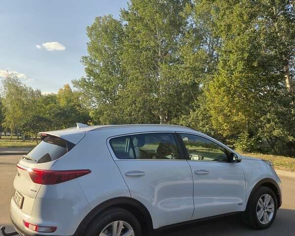 Белый Киа Sportage, объемом двигателя 2 л и пробегом 227 тыс. км за 16450 $, фото 17 на Automoto.ua
