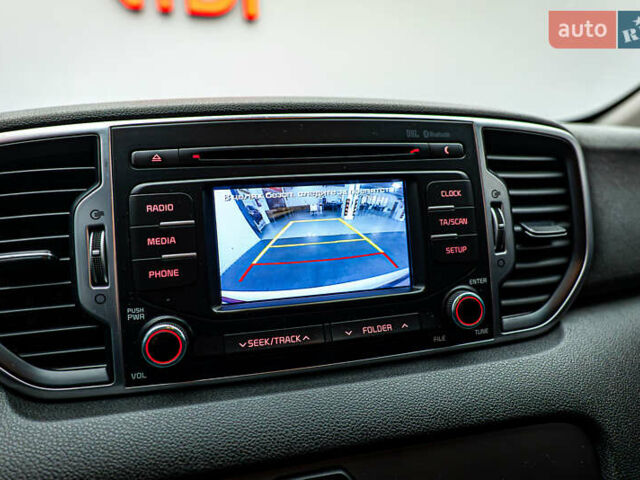 Белый Киа Sportage, объемом двигателя 2 л и пробегом 134 тыс. км за 18181 $, фото 17 на Automoto.ua