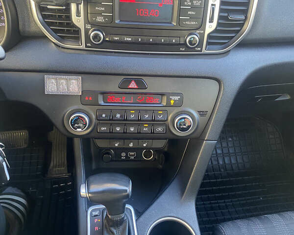 Киа Sportage 2017 в Ивано-Франковске на Automoto.ua Белый Киа Sportage, объемом двигателя 1.69 л и пробегом 210 тыс. км за 17500 $, фото 8 на Automoto.ua