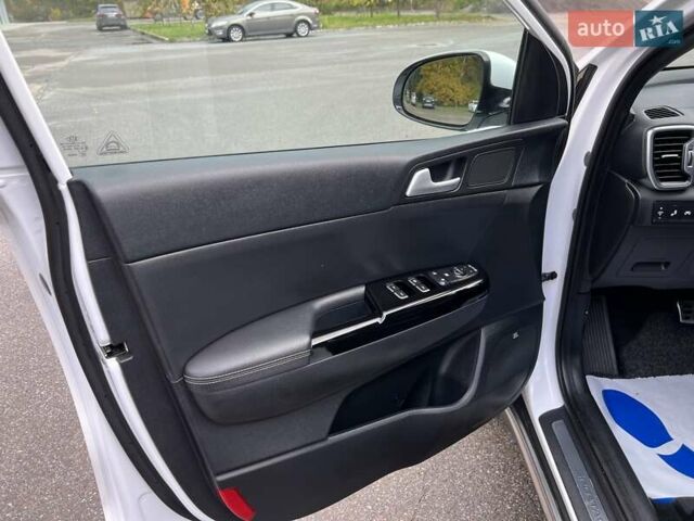 Белый Киа Sportage, объемом двигателя 1.59 л и пробегом 150 тыс. км за 17900 $, фото 57 на Automoto.ua