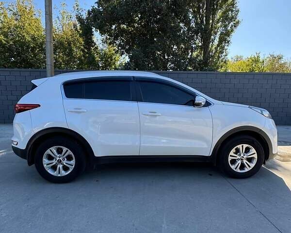 Киа Sportage 2017 в Черкассах на Automoto.ua Белый Киа Sportage, объемом двигателя 1.59 л и пробегом 83 тыс. км за 16700 $, фото 19 на Automoto.ua