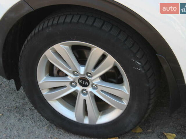 Білий Кіа Sportage, об'ємом двигуна 2 л та пробігом 222 тис. км за 13999 $, фото 10 на Automoto.ua