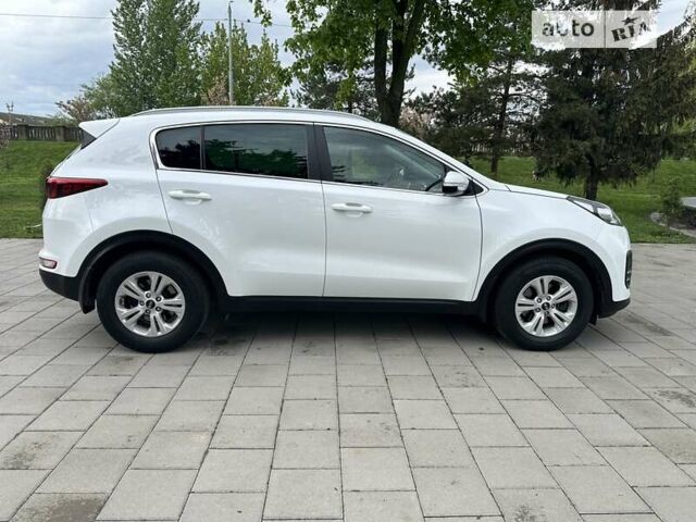 Белый Киа Sportage, объемом двигателя 1.7 л и пробегом 57 тыс. км за 16999 $, фото 8 на Automoto.ua