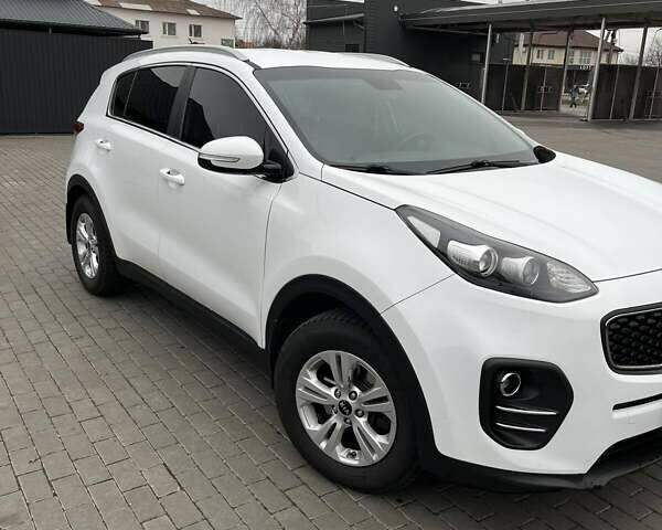 Белый Киа Sportage, объемом двигателя 1.69 л и пробегом 284 тыс. км за 15500 $, фото 4 на Automoto.ua